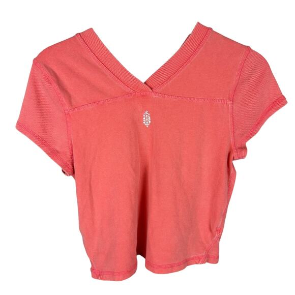 Free People Movement Coral V Neck Cap Sleeve Cropped Athleisure T Shirt M - Picture 2 of 6